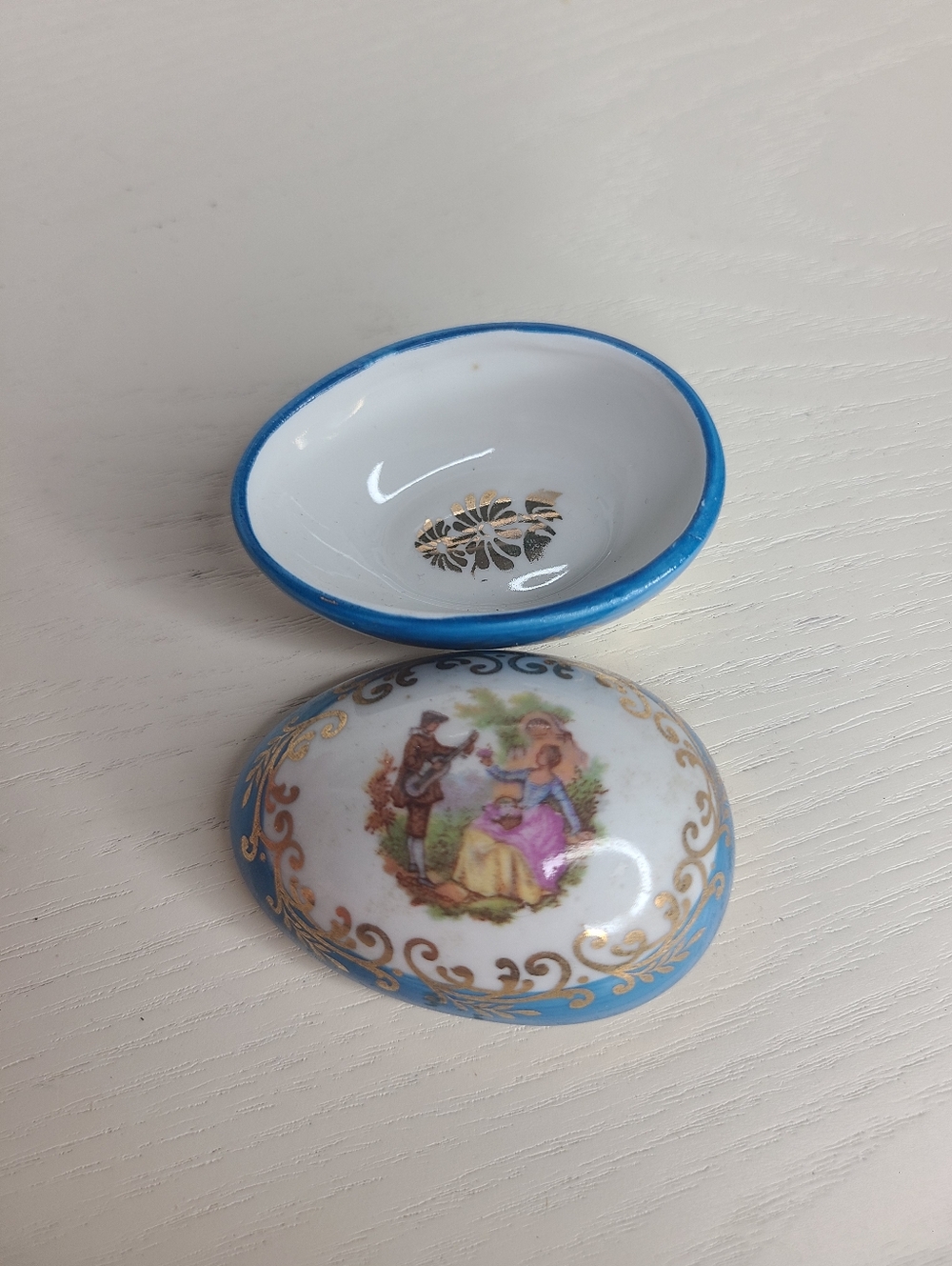 Limoges France Trinket Box 🇫🇷 Porcelain Mini Romantic Scene